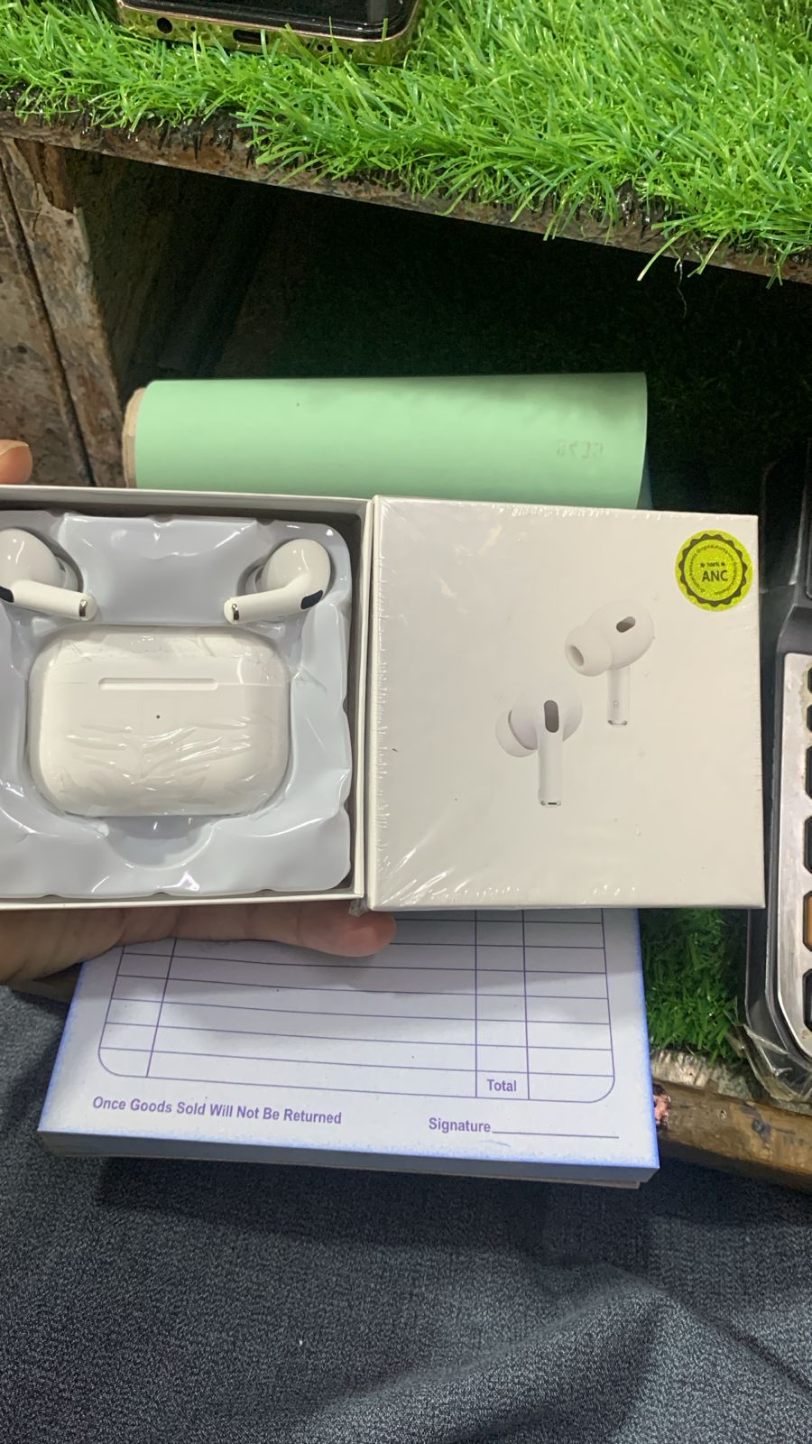 Apple AirPods Pro (2nd Gen) with MagSafe Charging Case