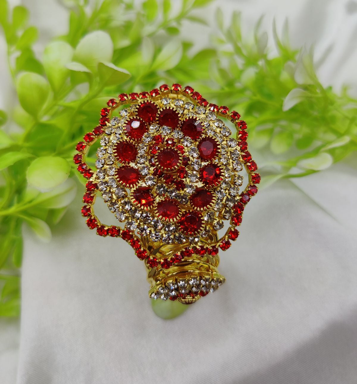 Imported Exquisite Adjustable Imported Crystal Embellished Bracelet Random Color