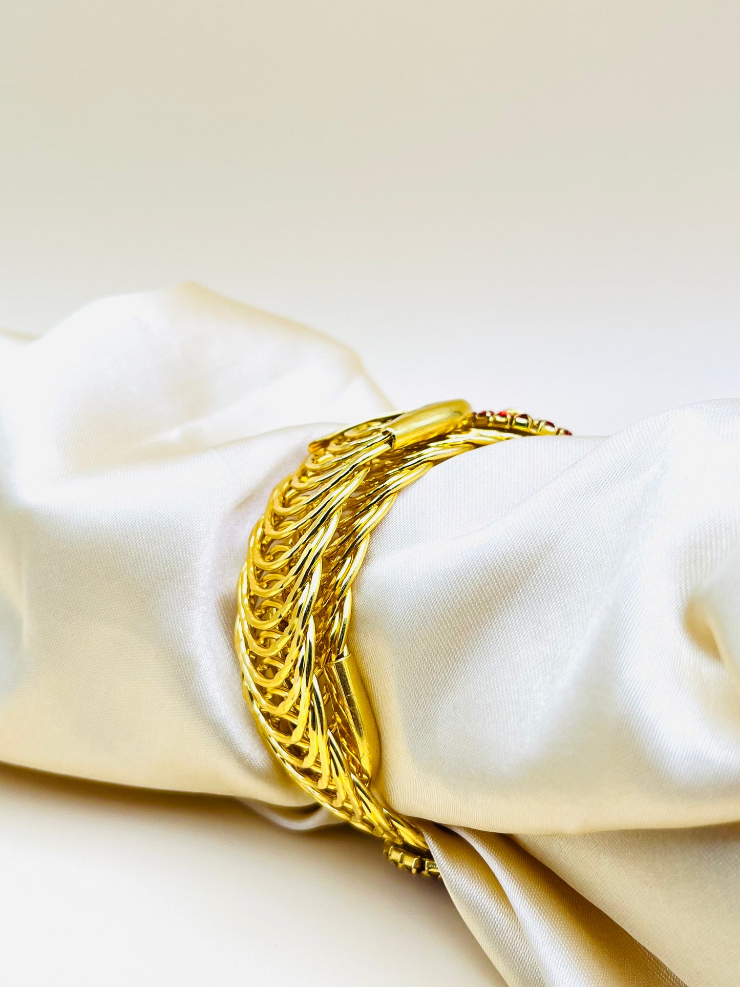 Imported Exquisite Adjustable Imported Crystal Embellished Bracelet Random Color