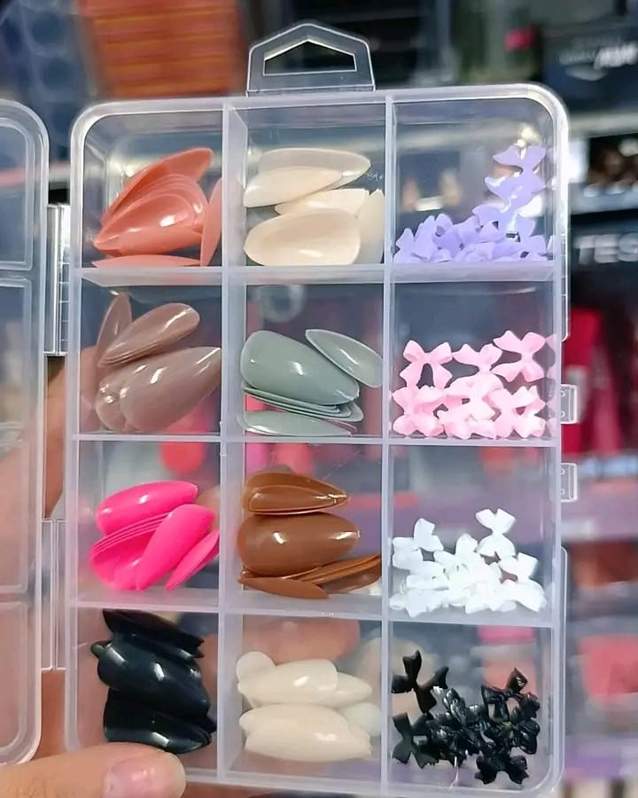 96 Pcs Artificial Nails With Beads